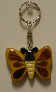 INTARSIEN MASSIVHOLZ SCHLÜSSELANHÄNGER SCHLÜSSELRING TIER - NIEDLICHER SCHMETTERLING MEHRFARBIG NEU - Bild 1 von 3