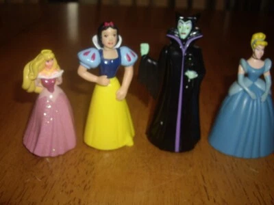 Usado en Excelente Condición Lote de 4 Princesas Disney Bella Durmiente Cenicienta Blancanieves Malificante 3" Foto 1 de 2