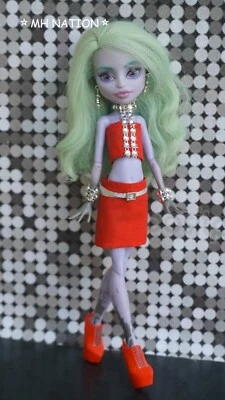 Monster High RHINESTONES Outfit and Accessories - Fox Wolf Design - NO DOLL - Image 1 of 4