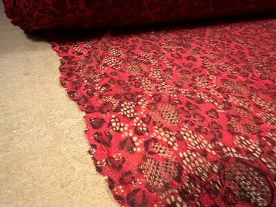 Tecido de renda elástica, por metro - Selvedge recortado - Estampa animal - Vermelho e preto - Imagem 1 de 4