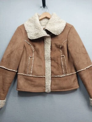 Chaqueta forrada de sherpa de gamuza de piel sintética Decree para mujer grande vaquero occidental piel de oveja Foto 1 de 4