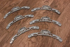 6 Vintage Late 60's/Early 70's Baby World Blue Circus Theme Hangers Metal Hooks - Picture 1 of 3