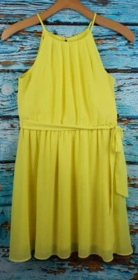 Vestido amarillo BCX para mujer talla pequeña Foto 1 de 4