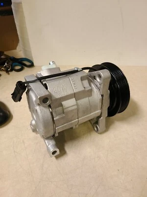 Y801 2004-2008 Chrysler Pacifica 3.8 A/C Compressor - Image 1 of 4