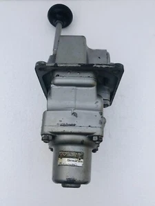 Wabco HD-2-FX Control Air Lever Operated Valve PC P50970-1 - Picture 1 of 8