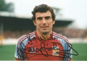 WEST HAM: SIR TREVOR BROOKING SIGNED 6x4 PORTRAIT PHOTO+COA *BEST WISHES* - Picture 1 of 1