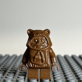Lego Ewok Wicket Brown Hood sw0050 from set 7139 Star Wars Minifig Minifigure 2Q