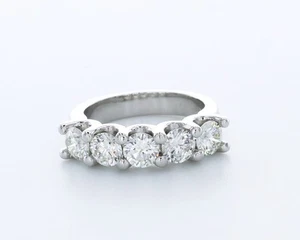 2.5 CTW Lab-Created Diamonds E/VS2 Round Cut Platinum Prong Classic Wedding Band - Picture 1 of 4