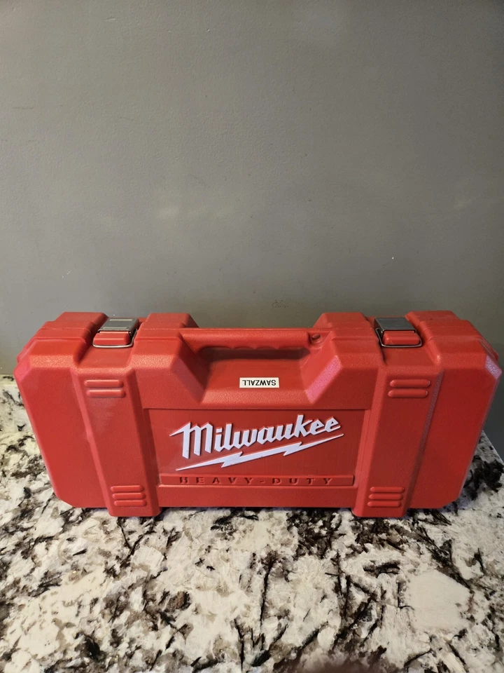 Milwaukee 6519-30 Sawzall Reciprocating Saw With Blades And Carrying Case - Image 1 of 4