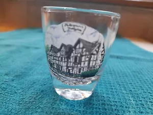 Shakespeare's Birthplace, Stratford-on-Avon, small glass - Picture 1 of 2