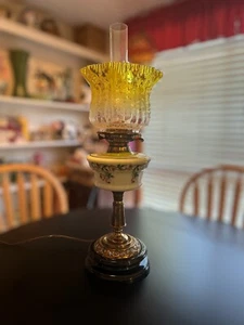 Antique Wright Butler Ormolu Yellow Glass/Brass Banquet Oil Lamp Conv Electric - Picture 1 of 17