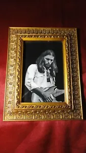 PINK FLOYD'S GUITARIST DAVID GILMOUR PHOTO IN VINTAGE GOLD FRAME 6.75" X 8.5" - Picture 1 of 12