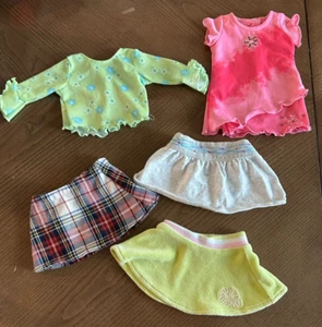 American Girl 5-teiliges Bekleidungspaket Molly Mia Tennisröcke PJ Top Vintage - Bild 1 von 9