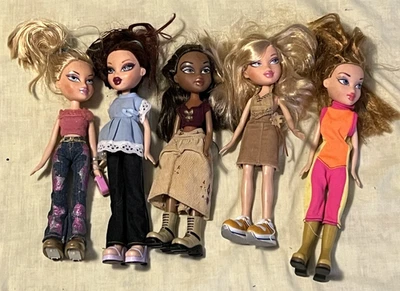Lote de 5 muñecas de moda Bratz 2001 MGA con ropa zapatos/botas Cloe Sasha Lana + Foto 1 de 4