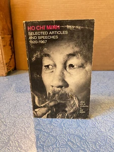 HO CHI MINH Selected Articles & Speeches 1920-1967 pb Little New World 1970 1st - Imagen 1 de 3