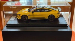 Xiaomi SU7 Ultra Official Car Model 1 to 18 Gift Box Edition (Preowned) - Picture 1 of 1