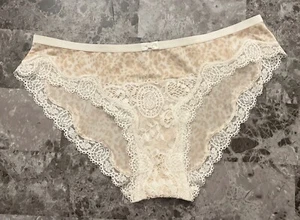 NWOT VICTORIA'S SECRET S SMOOTH BEIGE LEOPARD LACE VINTAGE RARE BIKINI PANTIES - Picture 1 of 3