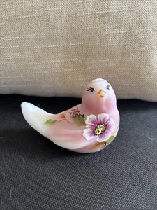 FENTON HANDPAINTED SONG BIRD Rosaline FLORAL Signed S. Jackson 4" - Picture 1 of 4