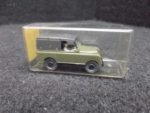 WIKING, Land Rover, oliv, mit Plane & Fahrer (10100). #V-803-18 - Picture 1 of 2