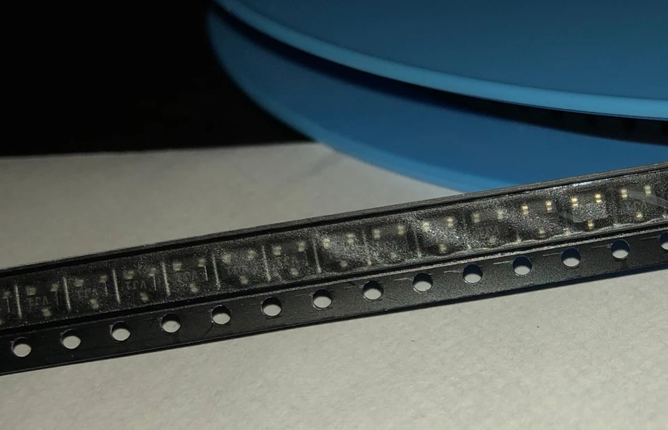 Diodo de Capacitancia Variable Alpha SMV2022-001 2.9pF 22V Silicio Hiperabrupto / 25 Foto 1 de 1