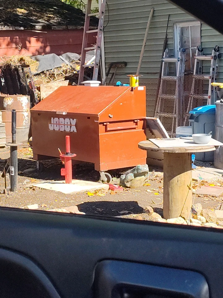 Jobox Toolchest with Caster Wheels With Slant Lid. Cost 1600 New I'm Asking 600 - Image 1 of 1