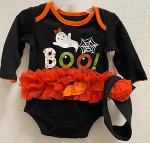 Halloween Baby Mädchen Strampler + Stirnband BOO! 6-9 Monate Schwarz orange Rüsche 2 Stck. Neu mit Etikett - Bild 1 von 4