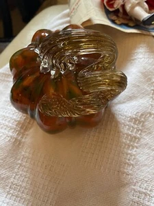 Orange and green harvest pumpkin with beautiful stem glass - Bild 1 von 3