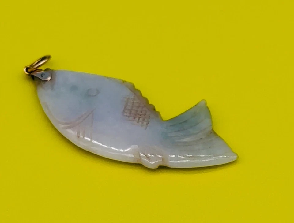 Pingente de peixe esculpido à mão em jade fiança 14k - Imagem 1 de 4