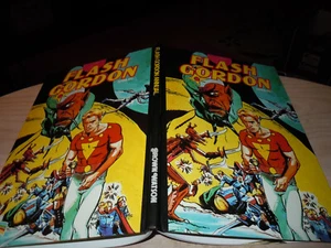 Flash Gordon Annual published by Brown Watson, London. 1978 - Picture 1 of 8