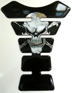 Grim Reaper Schädel & Crossbones schwarz & weiß Spiegel Chrom Harz K1 Tankpad - Bild 1 von 1