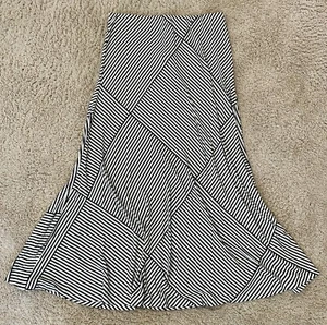 NWT Chico's Black White Striped Summertime Etch Maxi Skirt Long Length 1 M 8 - Picture 1 of 3