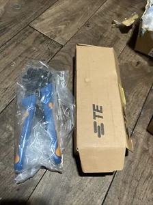 TE Connectivity / AMP Brand 58546-1 - Picture 1 of 5