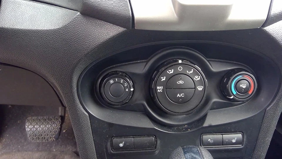 11 2012 13 Ford Fiesta контроль температуры с кондиционером - Изображение 1 из 4