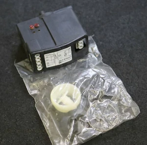 TELEMECANIQUE Starttaster Pushbutton with analogue output 0-15V XEA B15361 - Picture 1 of 8