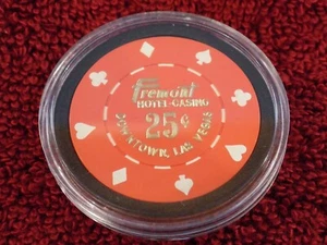 (NICE) .25 FREEMONT HOTEL CASINO POKER CHIP LAS VEGAS NEVADA GAMBLING TOKEN - Picture 1 of 3