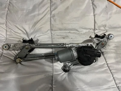 Toyota Prius C 2012 13 14 15 montaje de motor limpiaparabrisas OEM  Foto 1 de 2