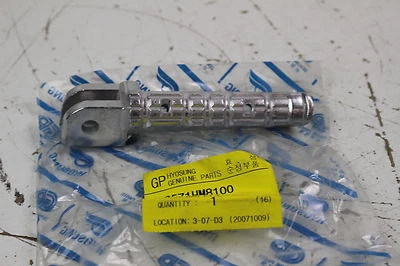 Reposapiés delantero izquierdo Hyosung pie clavija GT650R GT250R United Motors GD250R conductor Foto 1 de 2