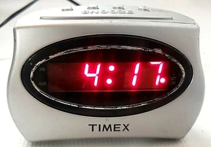 Timex Model T101NS Alarm Clock Digital Display Alarm Clock - Picture 1 of 7