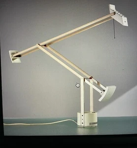 ARTEMIDE - Lampada Da Tavolo TIZIO LED Beige/Rossa 1980- Design R. Sapper - Bild 1 von 12