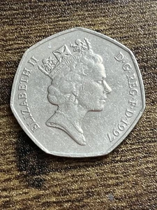 1997 United Kingdom 50 Fifty Pence Elizabeth Britannia Lion Actual Coin TB5055* - Picture 1 of 2