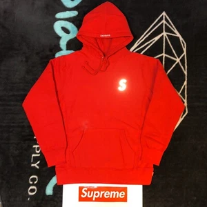 CAMISETA CON CAPUCHA SUPREME REFLECTIVE S LOGOTIPO (ROJA) (GRANDE) SS16 CAJA DE PAÑUELO LOGOTIPO - Imagen 1 de 12
