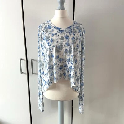 Camiseta Free People Movement Tempo manga longa estampa floral azul combo tamanho M - Imagem 1 de 4