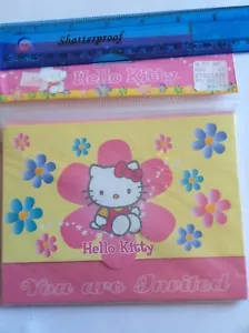 Neu in Verpackung 8 Hello Kitty Geburtstagseinladungen & Umschläge rosa/gelb + Blumen 2001 - Bild 1 von 8