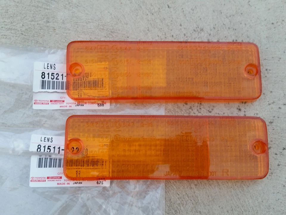 Lentes de estacionamiento delanteras Toyota KP61 Starlet KE70 Corolla NUEVO Foto 1 de 1