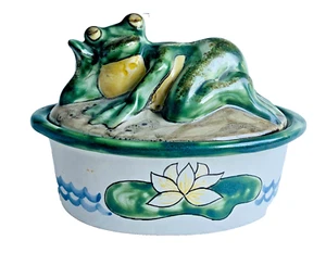 Louisville Stoneware Relaxing Frog 1 QT COVERED Casserole Baking Serving Dish - Picture 1 of 6