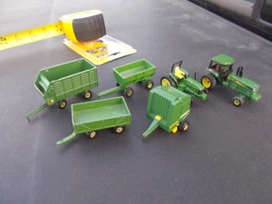 Lote de 6 vagones empacadoras tractores juguetes agrícolas Ertl John Deere.  1/64 - Imagen 1 de 6