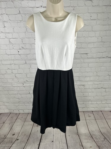 Abito Kate Spade nero bianco schiena zip senza maniche aderente e svasato con tasche S