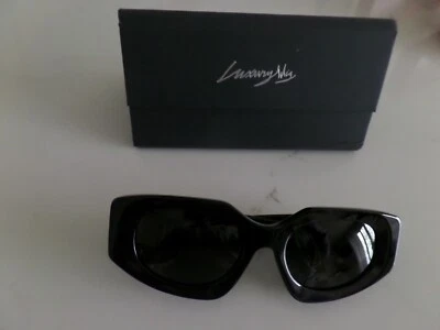 Новый в коробке RAEN второй пепельницы черный 54020-145 роскошный парик кошка с серыми линзами, $239! - Изображение 1 из 4