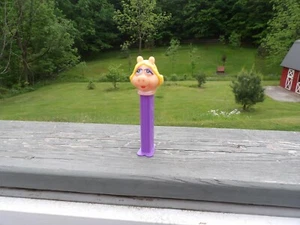 Vintage PEZ MISS PIGGY Candy Dispenser MUPPETS Character Excellent - Picture 1 of 3