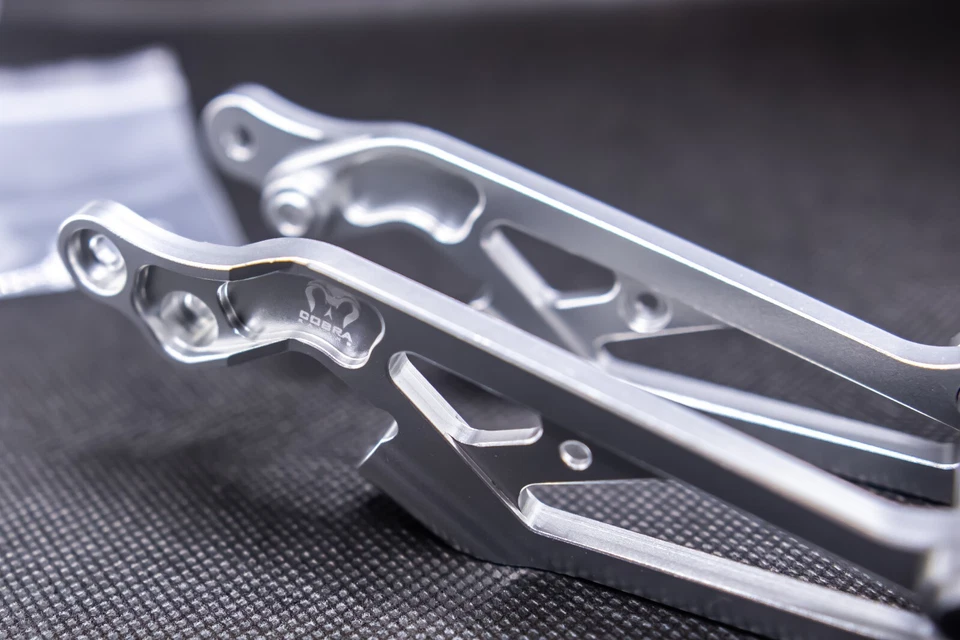 Soporte de ala cromado para Arrma 1/8 6S Kraton Typhon Talion Senton Outcast Notorious Foto 1 de 4